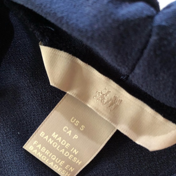 Nice v-neck top - Picture 2 of 3